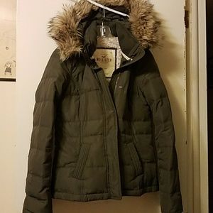 Great Hollister coat. Removable hood.